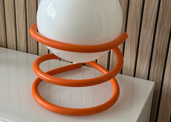 How to: Virale Color-Pop-Lampe mit SWITCH Sprühfarbe selber machen